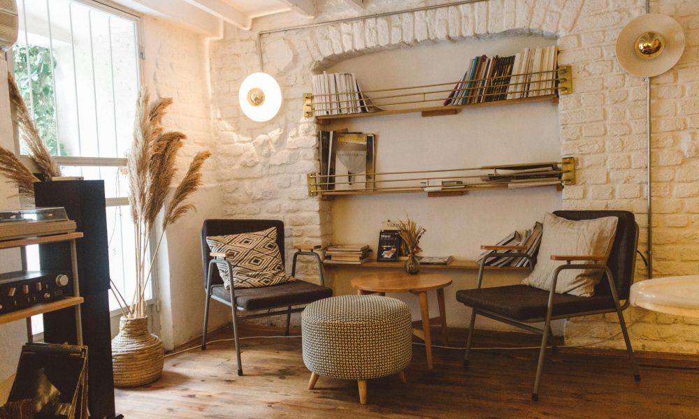 The Ultimate Guide to Ottomans: Style, Function, and Comfort