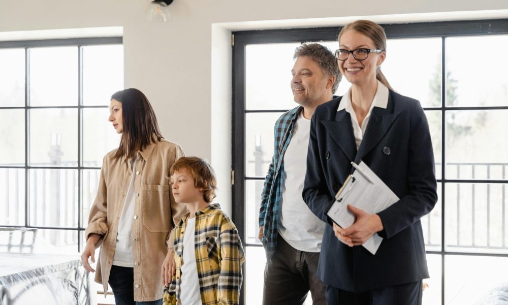 From Keys to Keepsakes: A Complete Guide to Moving